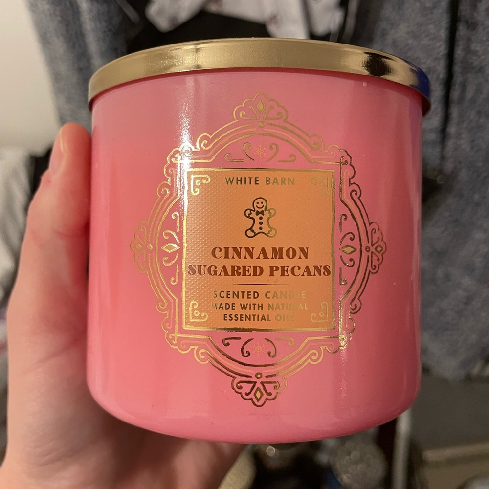 Bath and Body Works 3 wick candle Cinnamon sugared Pecans